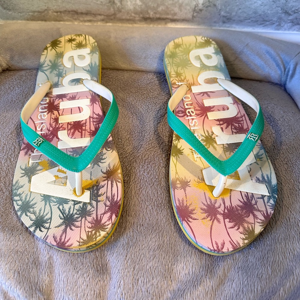 Flip flops thong style size 8/9 from Aruba multicolored
